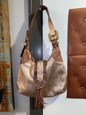 Vintage 80's Charm & Luck Metallic
Shoulder Bag With Rhinestone
Western Buckles